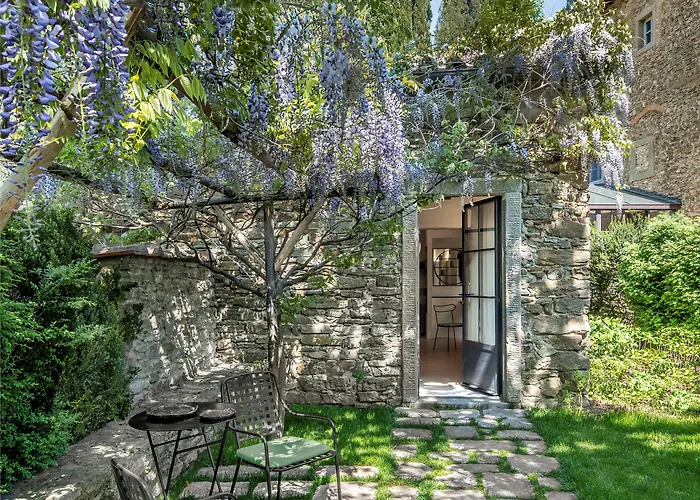 Badia Di PomaioAlbergo